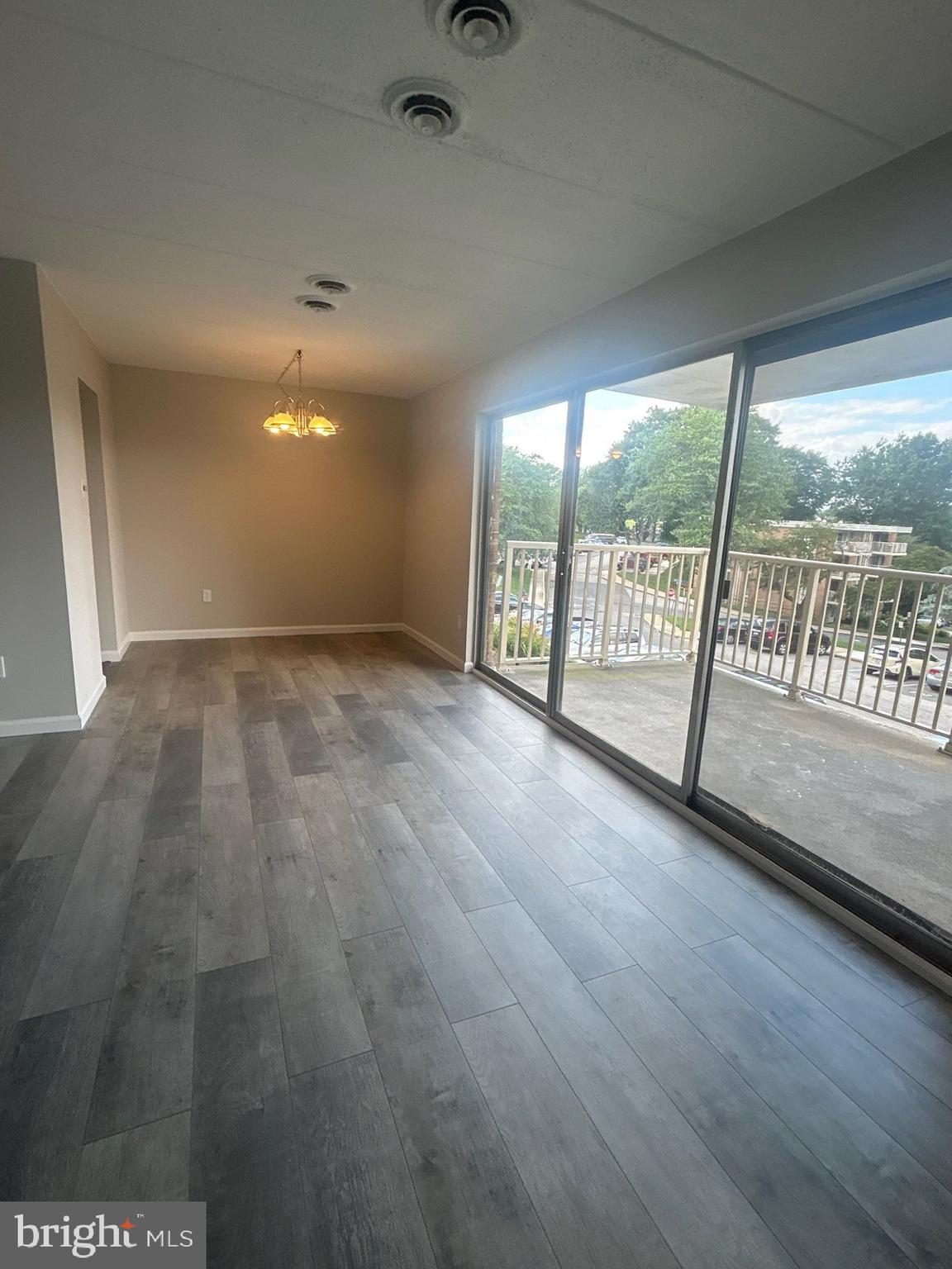 HUNTINGTON CLUB - Residential Lease