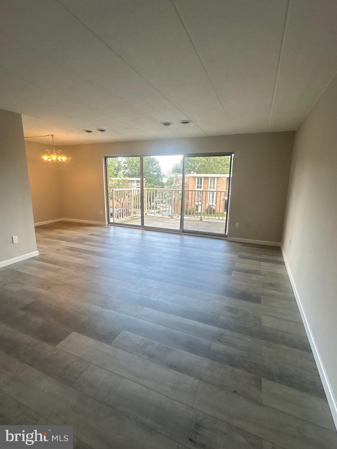 HUNTINGTON CLUB - Residential Lease