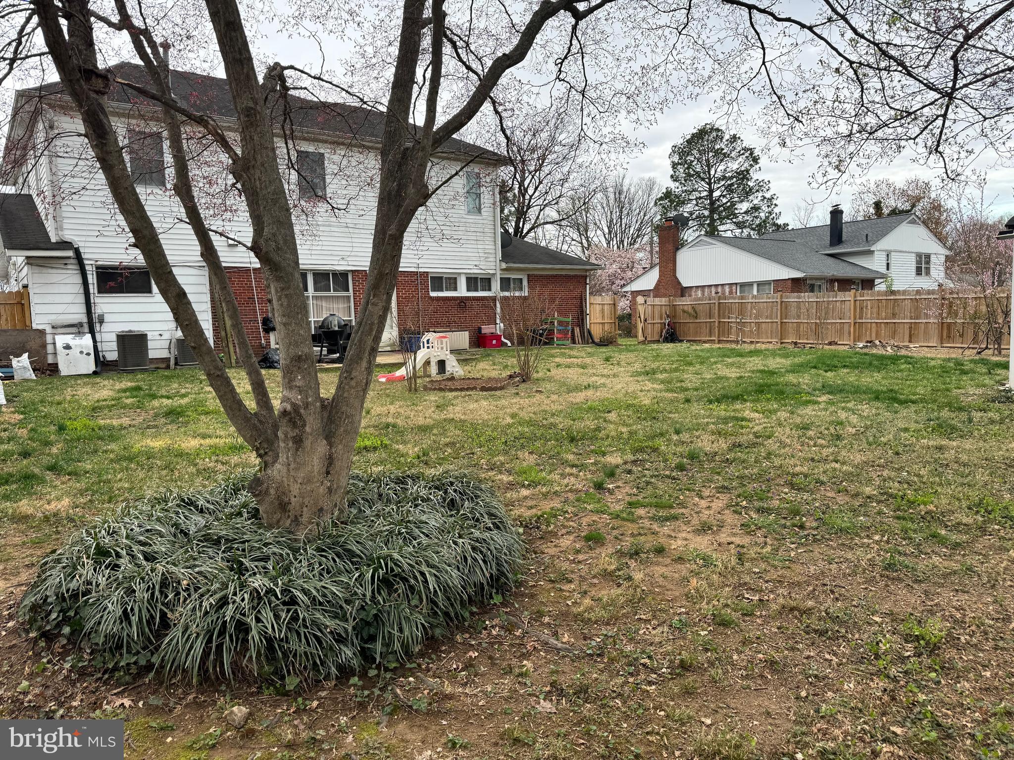 NORTH SPRINGFIELD - Residential