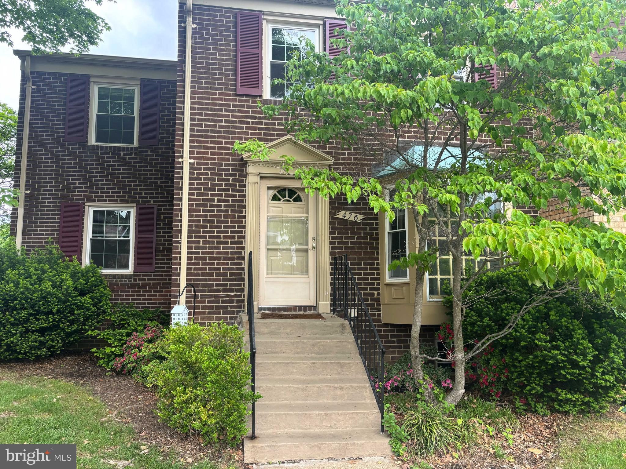 476 COLONIAL RIDGE LANE