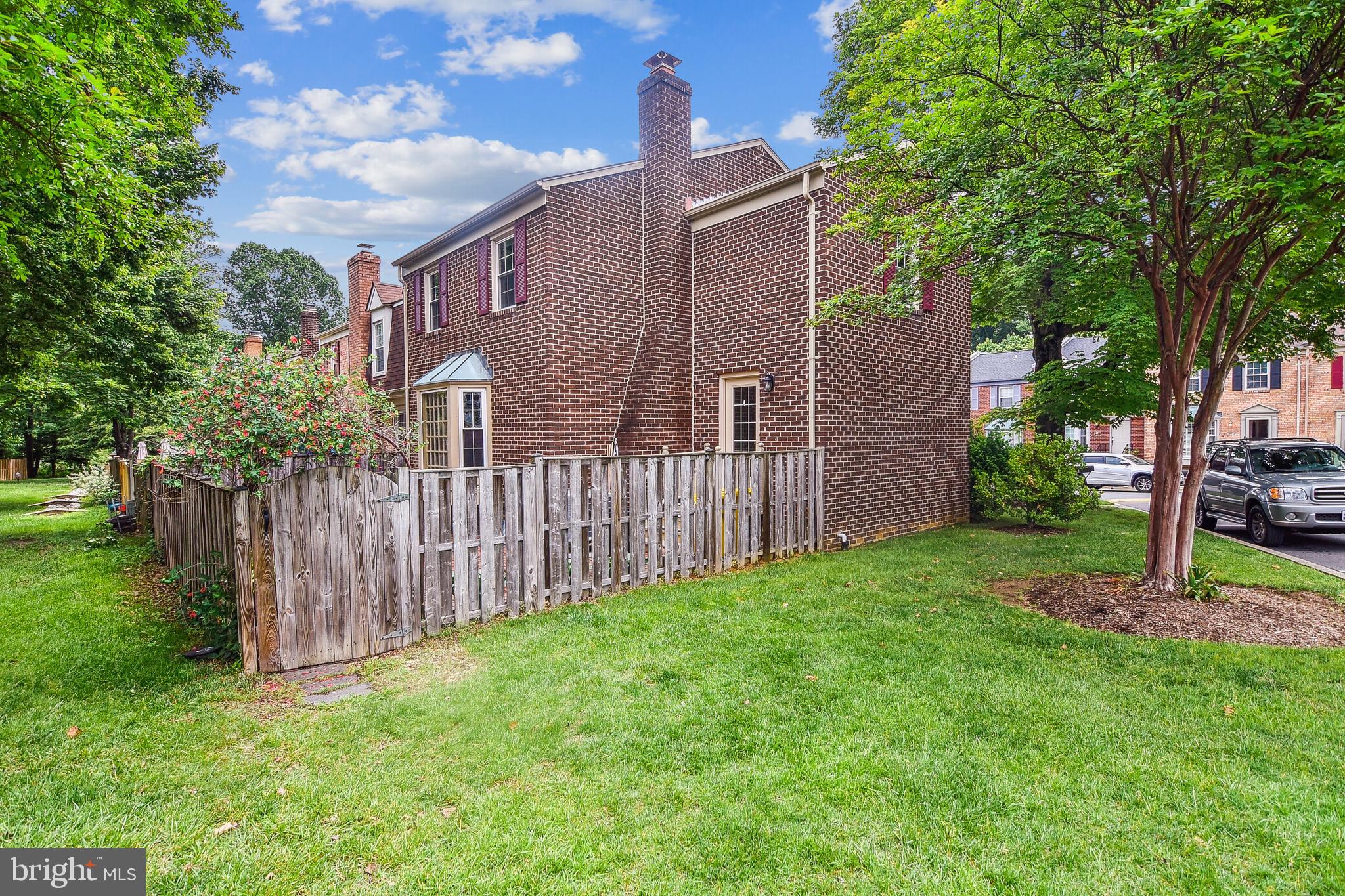 476 COLONIAL RIDGE LANE