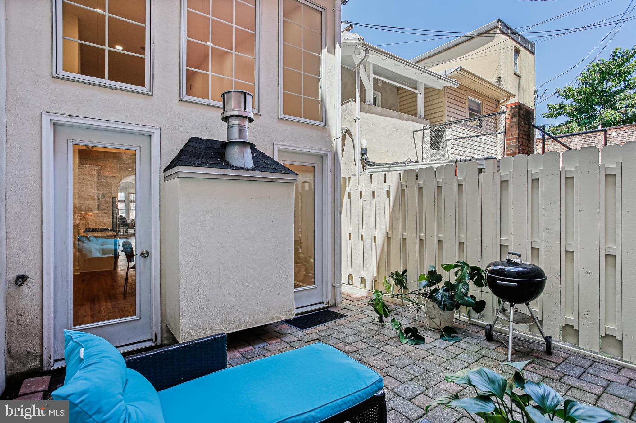 LITTLE ITALY - Residential Lease