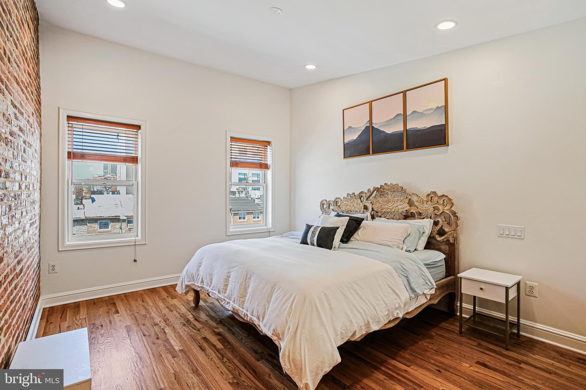 LITTLE ITALY - Residential Lease