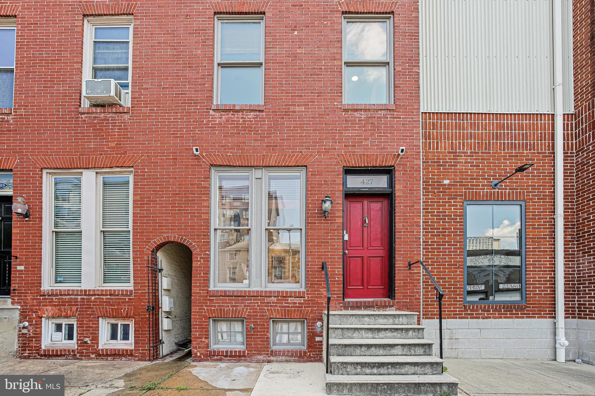 LITTLE ITALY - Residential Lease