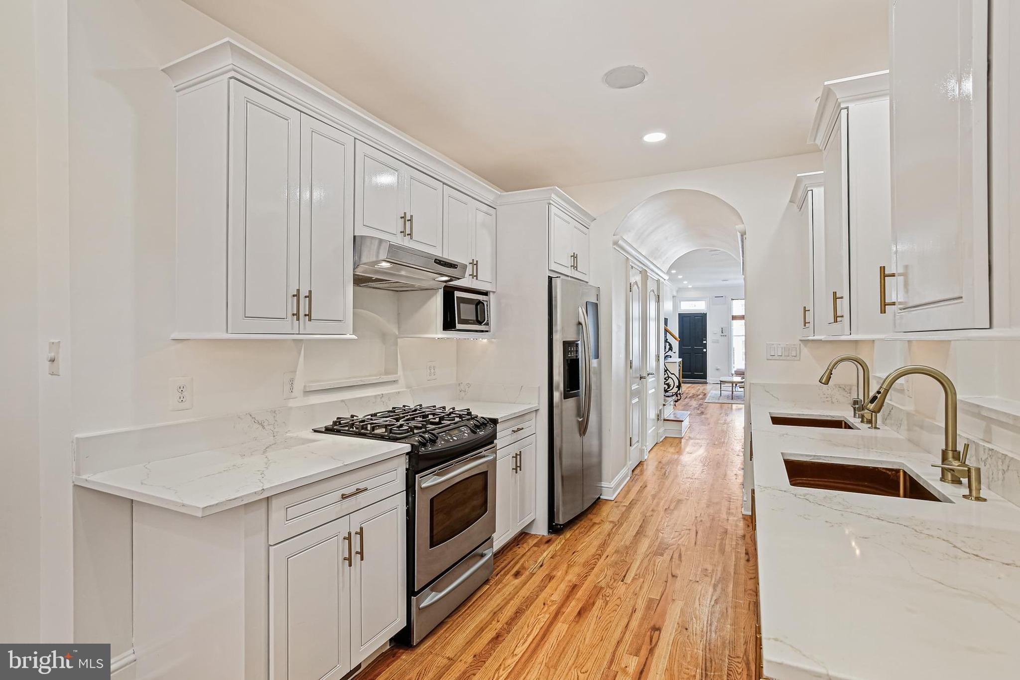 LITTLE ITALY - Residential Lease