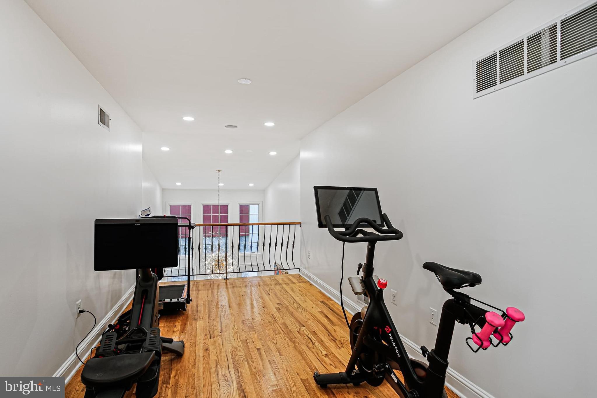 LITTLE ITALY - Residential Lease