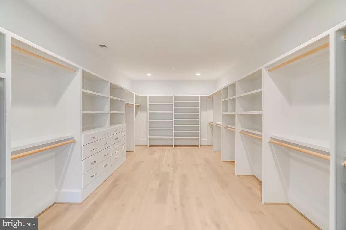 HILLMEAD - Residential