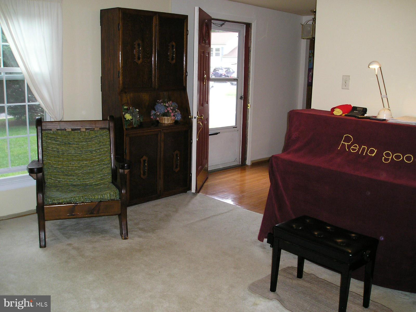 FOX MILL ESTATES - Residential Lease