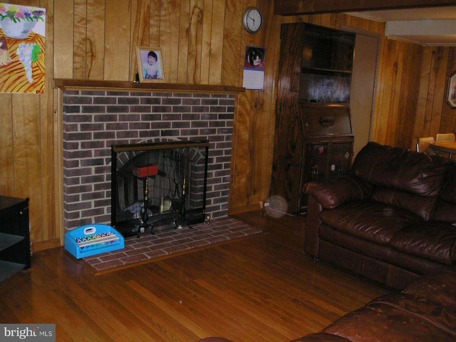 FOX MILL ESTATES - Residential Lease