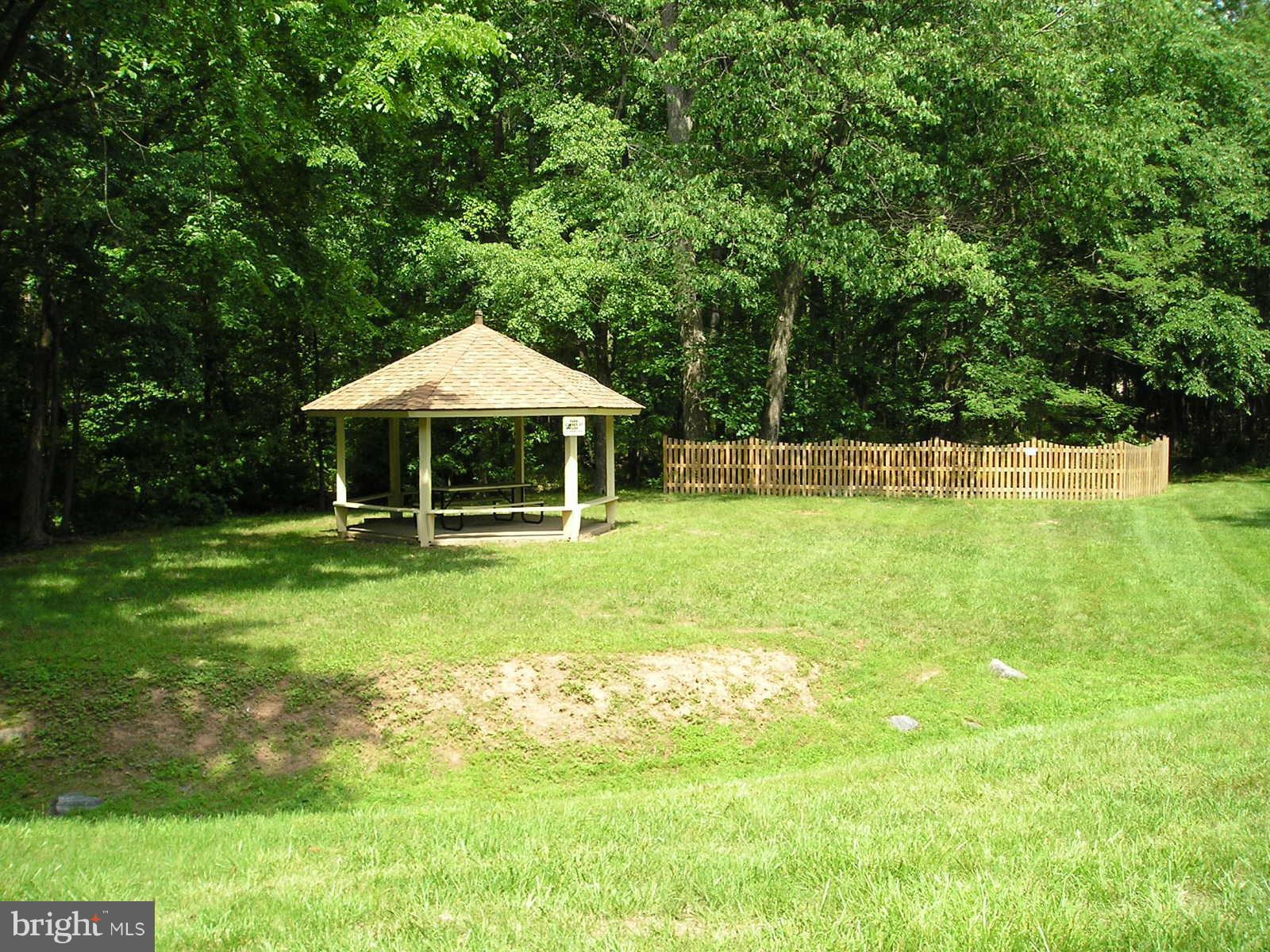 FOX MILL ESTATES - Residential Lease