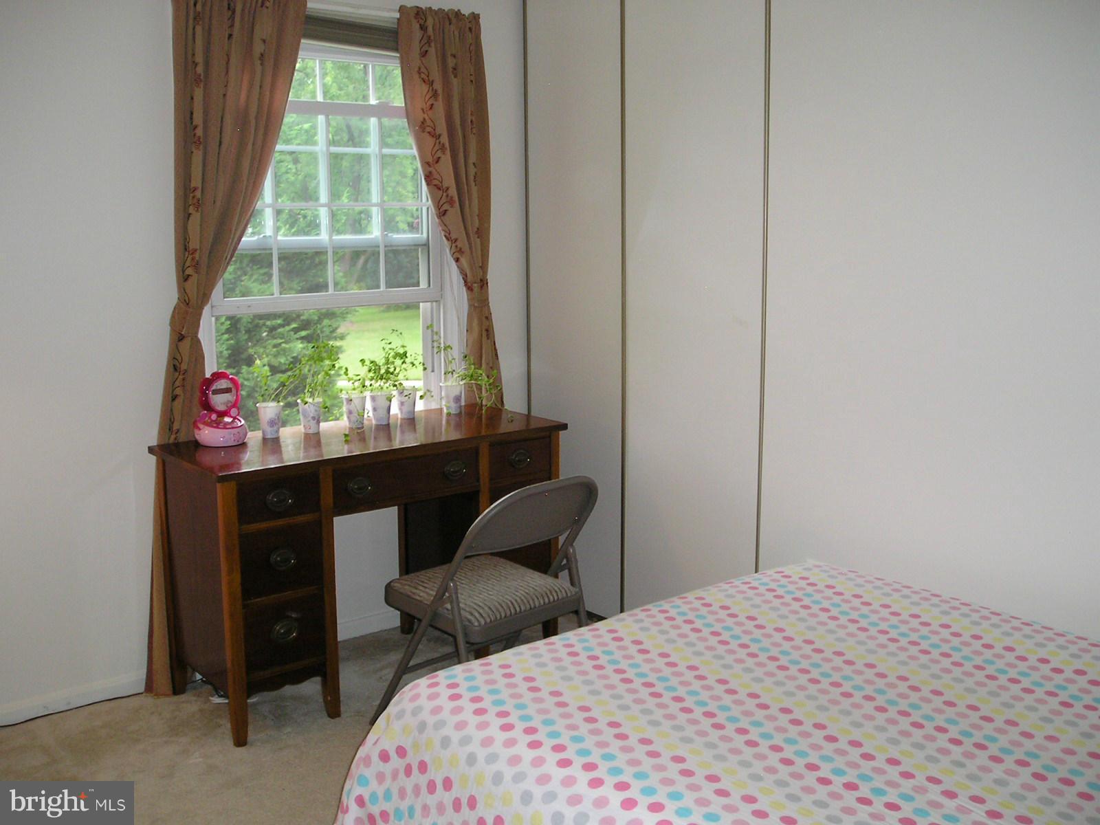 FOX MILL ESTATES - Residential Lease