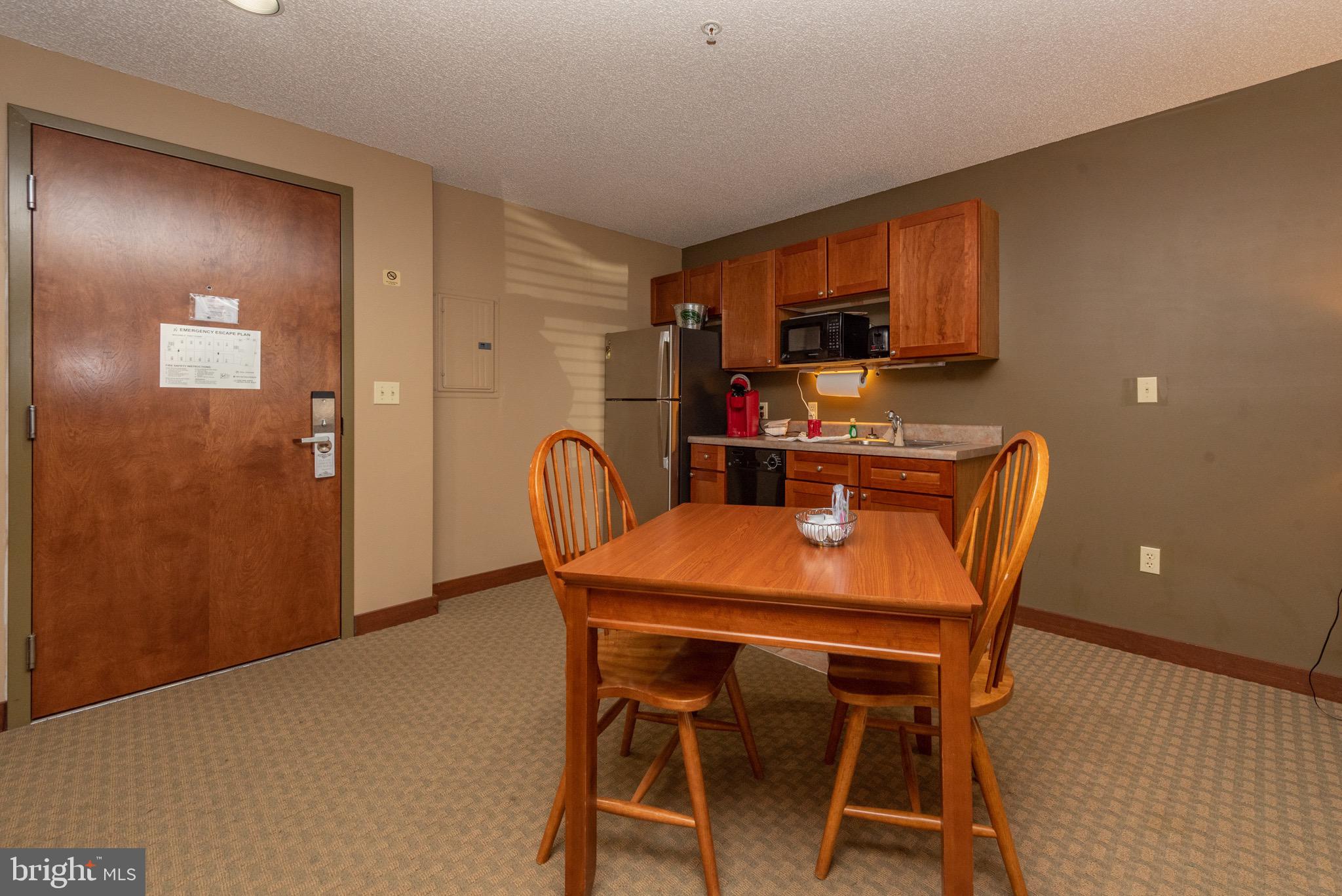 SILVER TREE SUITES - Residential