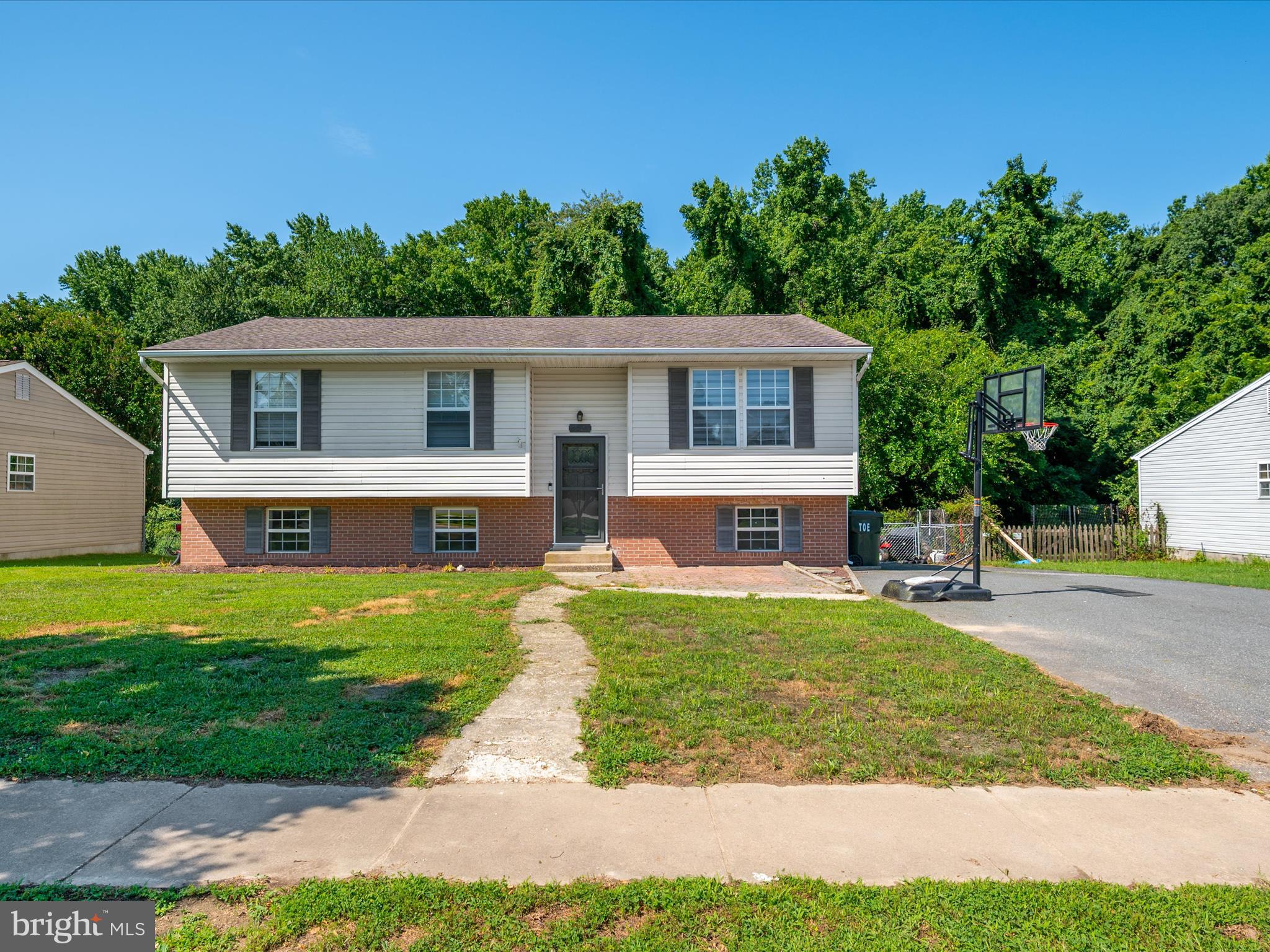 8624 CHESTER COURT