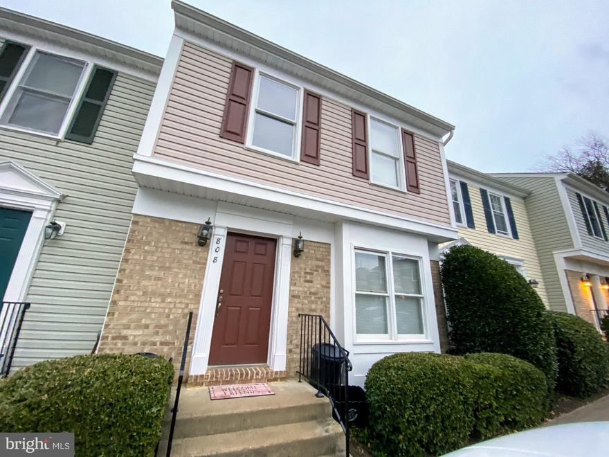 This beautiful 3 Level, 3 bedroom 2.5 bath Townhome is conveniently located in Downtown Fredericksburg. This delightful home features a large living room on the main level with an eat-in kitchen. Walkout basement contains a roomy family room, a full bathroom, and extra storage. This townhouse could not be more convenient. Located adjacent to Kenmore Park and the Heritage trail and dog park and within walking distance of the downtown shopping area as well as the University of Mary Washington. The property is currently tenant occupied, the property will not be shown until it is vacant but we are still accepting applications for pre-approval. *Listing photos taken prior to previous tenant's occupancy*

$100 Leasing Fee. One time due with Move in Funds.
Resident Benefit Package $25/month
Pets are considered on a case by case basis.
Small dogs only - maximum - 1