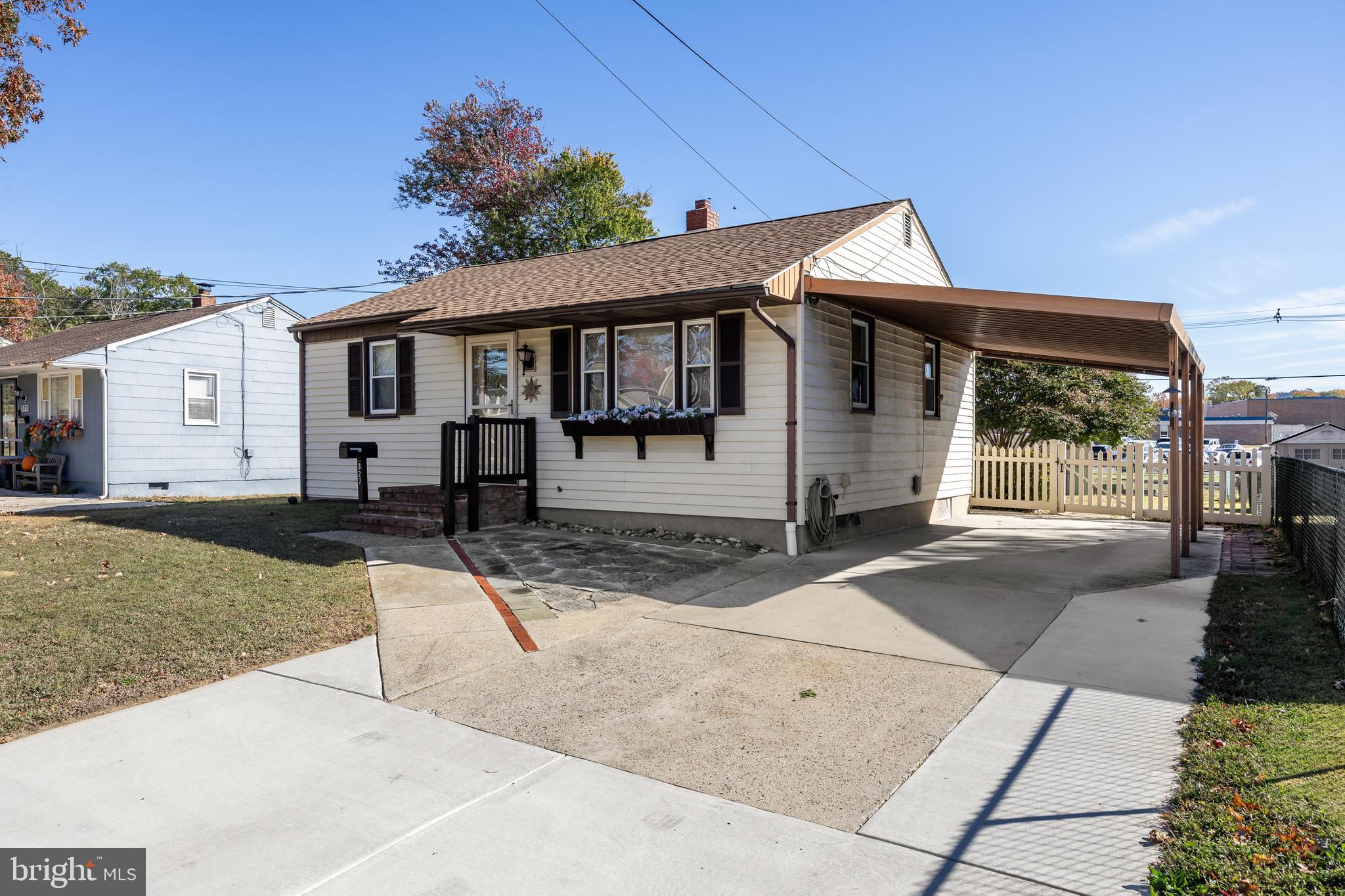 327 S COLES AVENUE