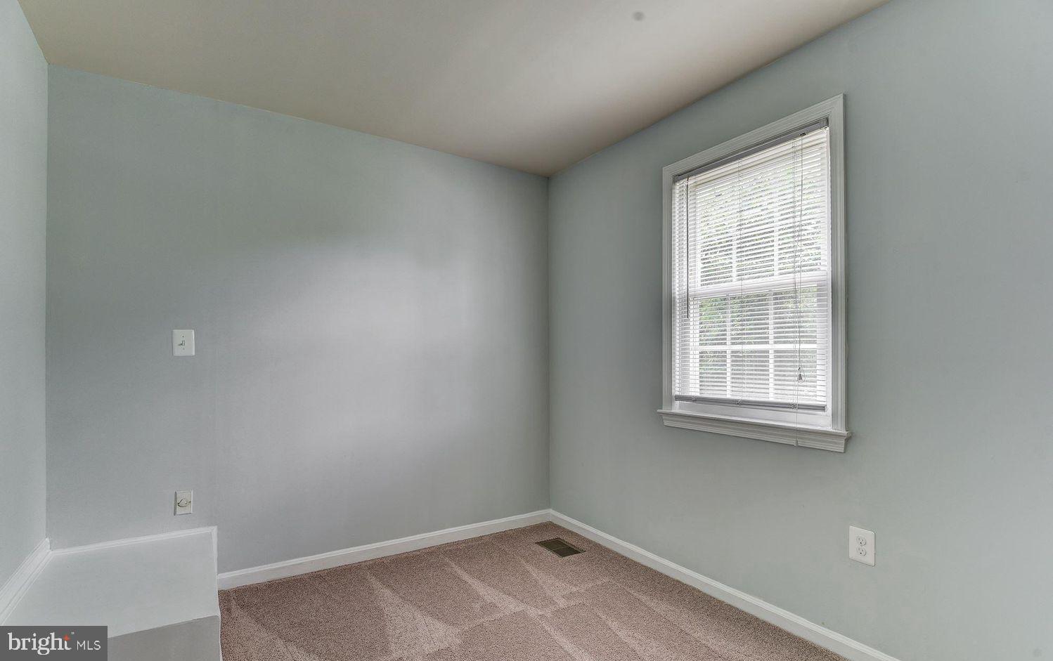 SHADY GROVE VILLAGE - Residential Lease