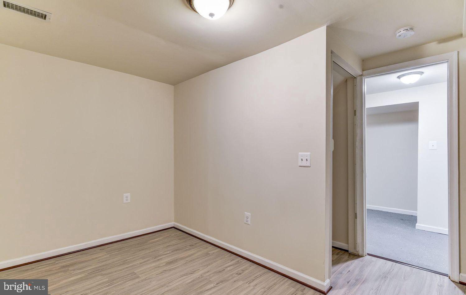 SHADY GROVE VILLAGE - Residential Lease