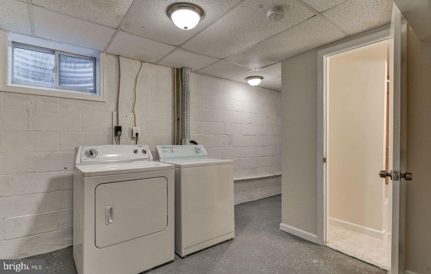 SHADY GROVE VILLAGE - Residential Lease