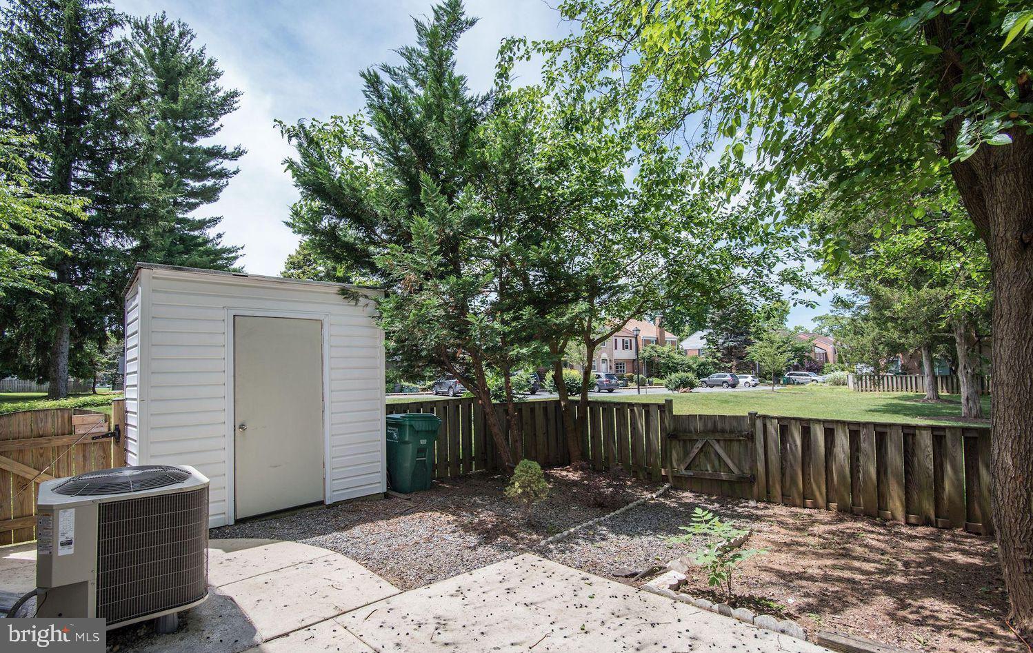 SHADY GROVE VILLAGE - Residential Lease