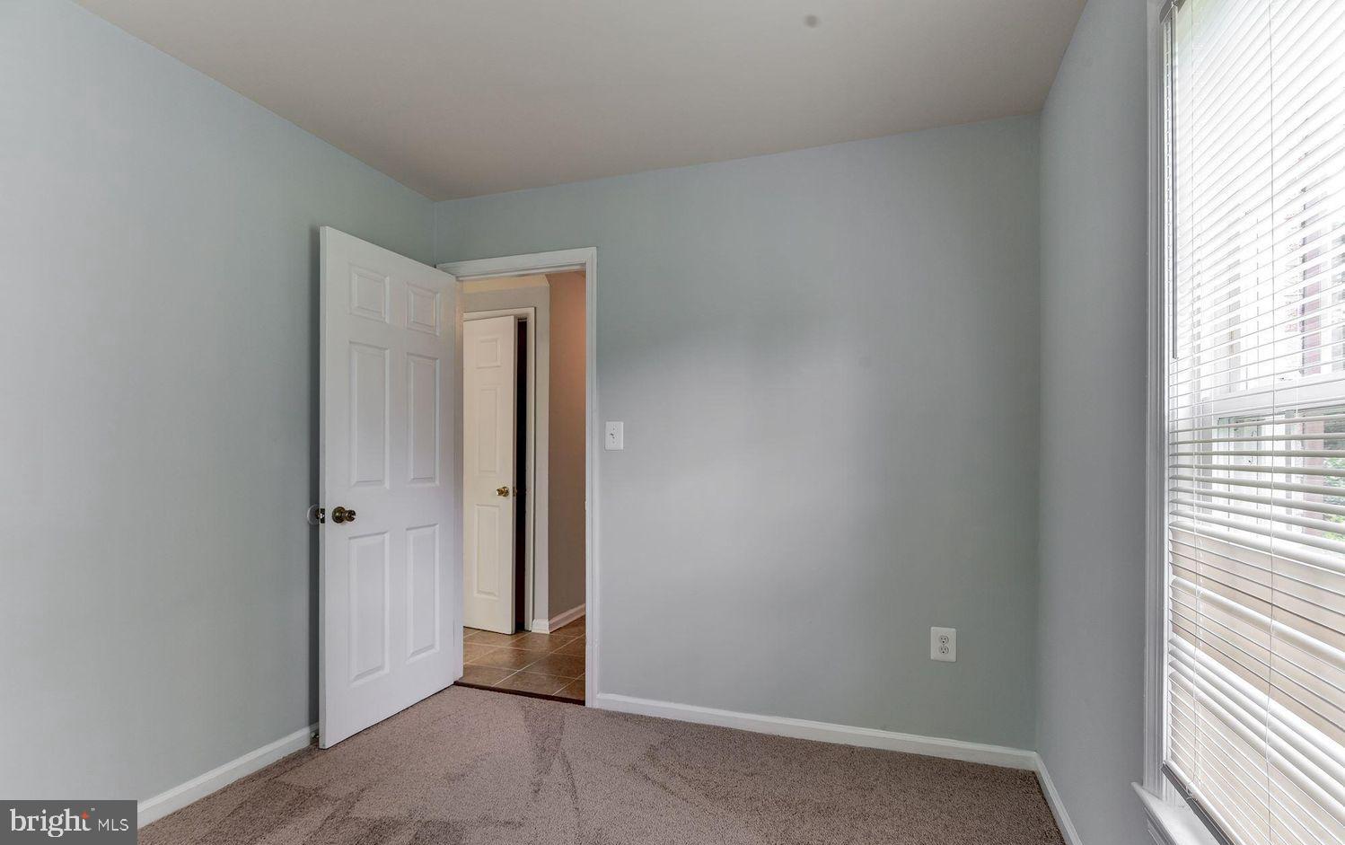 SHADY GROVE VILLAGE - Residential Lease