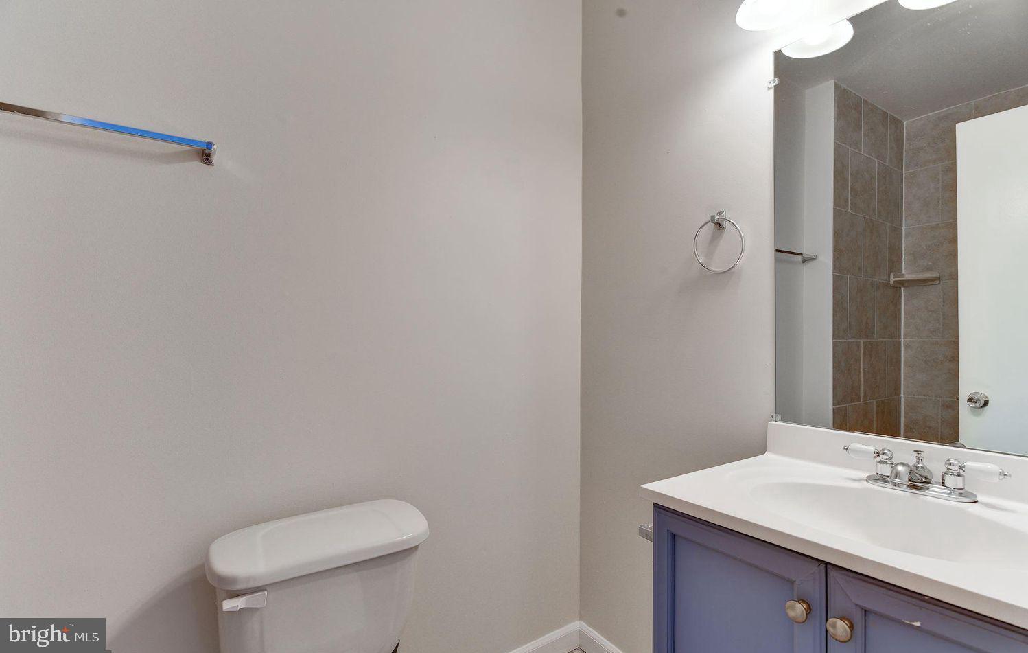 SHADY GROVE VILLAGE - Residential Lease