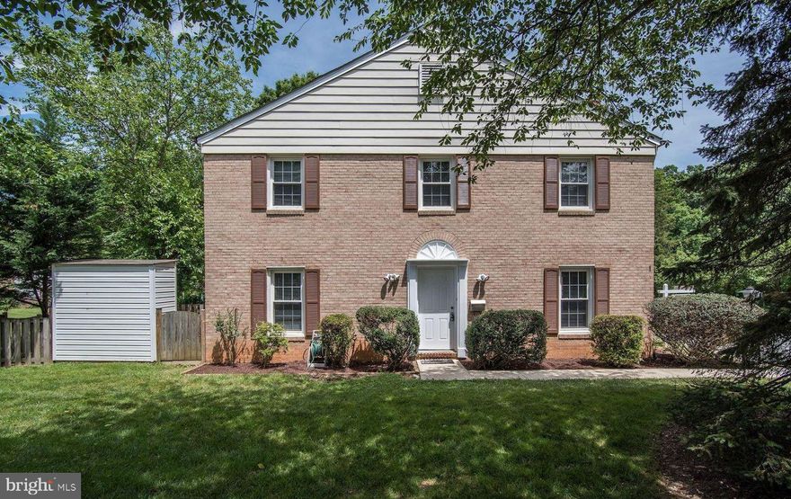 THIS INCREDIBLE LARGE 5 BED 3 AND 1/2 BATH ALL BRICK END UNIT TOWNHOUSE HAS TONS OF UPGRADES! FULLY UPDATED WITH RECESS LIGHTS, FULLY FINISHED BASEMENT W/ FP, FORMAL DINNING ROOM OFF LARGE LIVING ROOM WITH FP. HUGE FENCED BACKYARD FOR ENTERTAINING. GREAT COMMUTER LOCATION-RIGHT OFF 270 EXIT. WALK TO GROCERY STORE, RESTAURANT ETC.