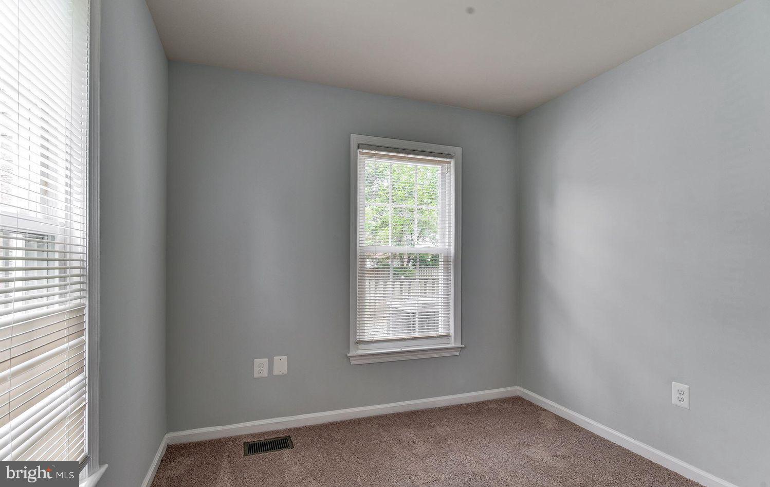 SHADY GROVE VILLAGE - Residential Lease