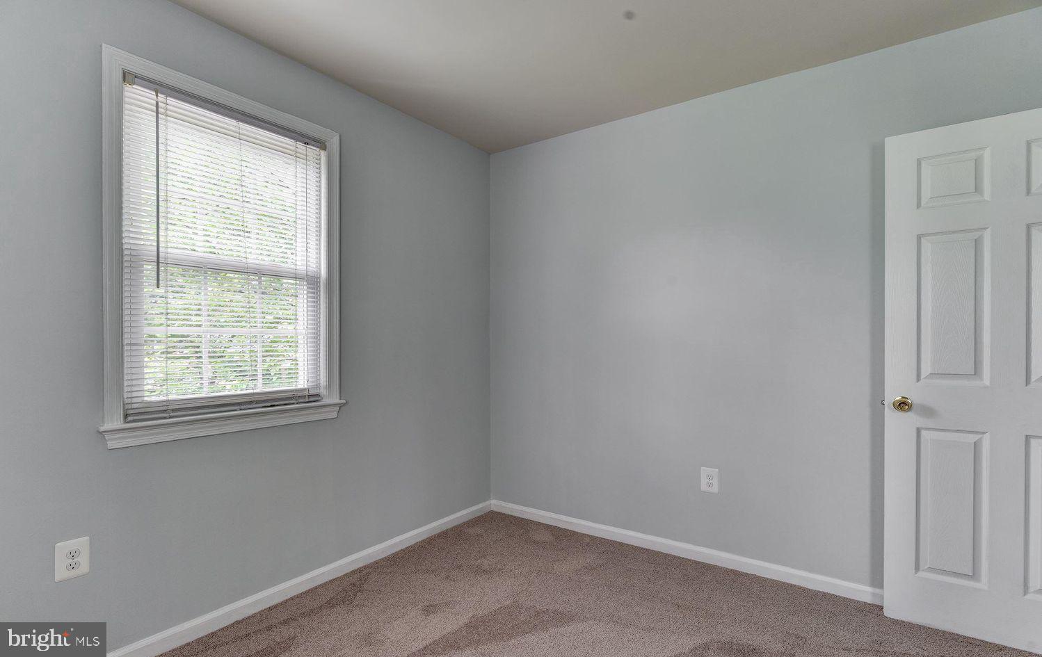 SHADY GROVE VILLAGE - Residential Lease