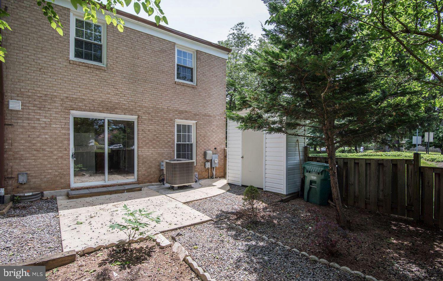 SHADY GROVE VILLAGE - Residential Lease