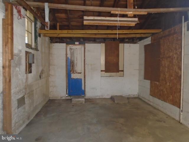 GRAY MANOR - Residential