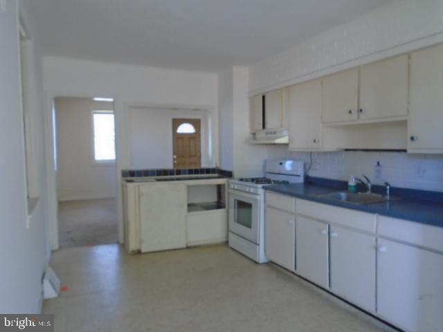 GRAY MANOR - Residential