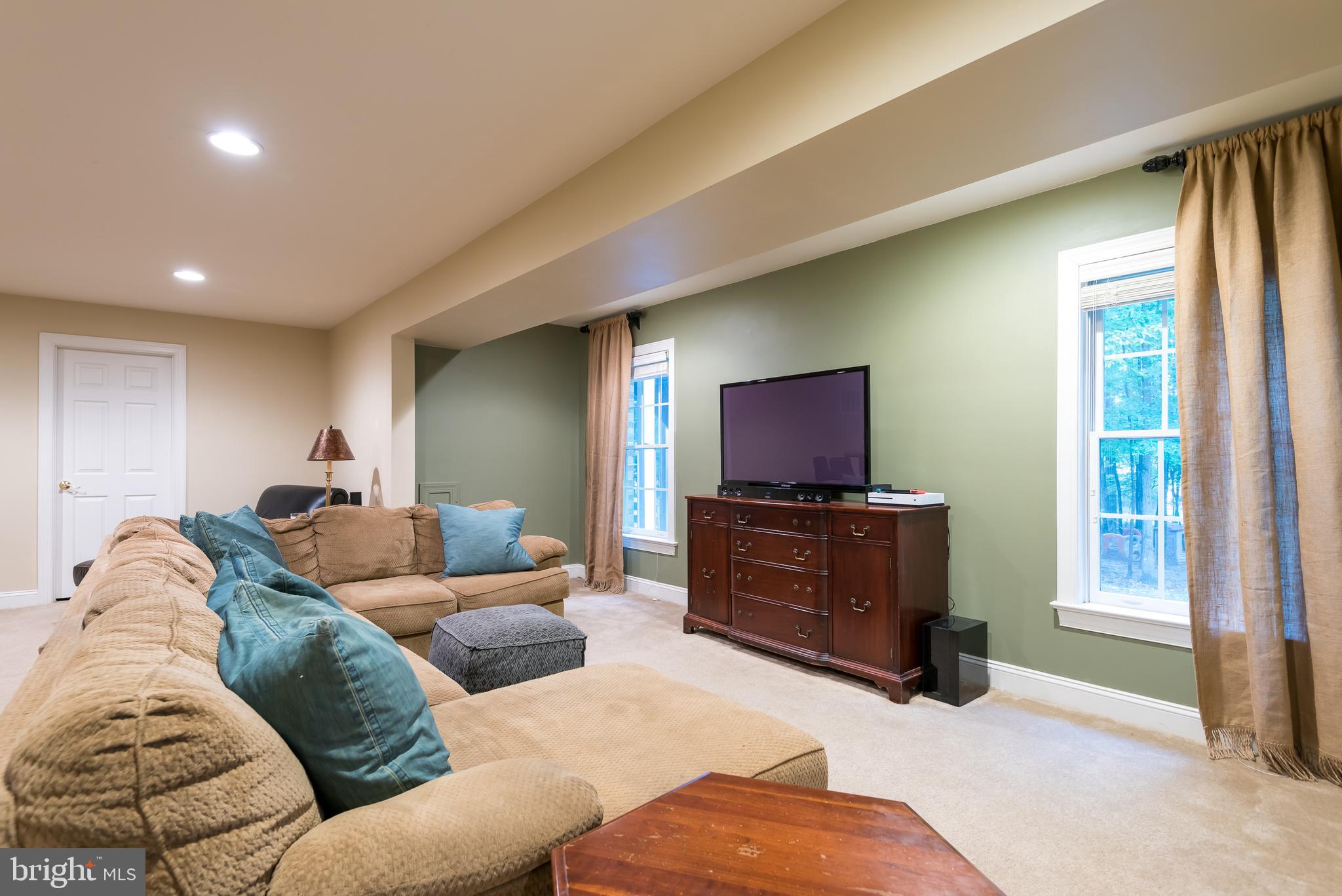 RIVER FALLS - Residential