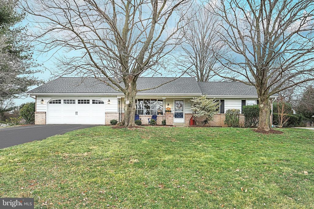 Photo of 511 MOCKINGBIRD DR, COLUMBIA, PA 17512 (MLS # PALA2030068)