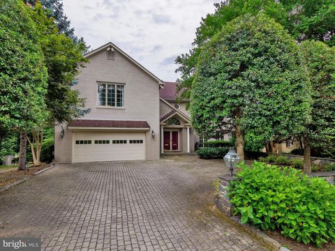 Photo of 6513 Kenhill Road, BETHESDA, MD 20817 (MLS # MDMC2219236)