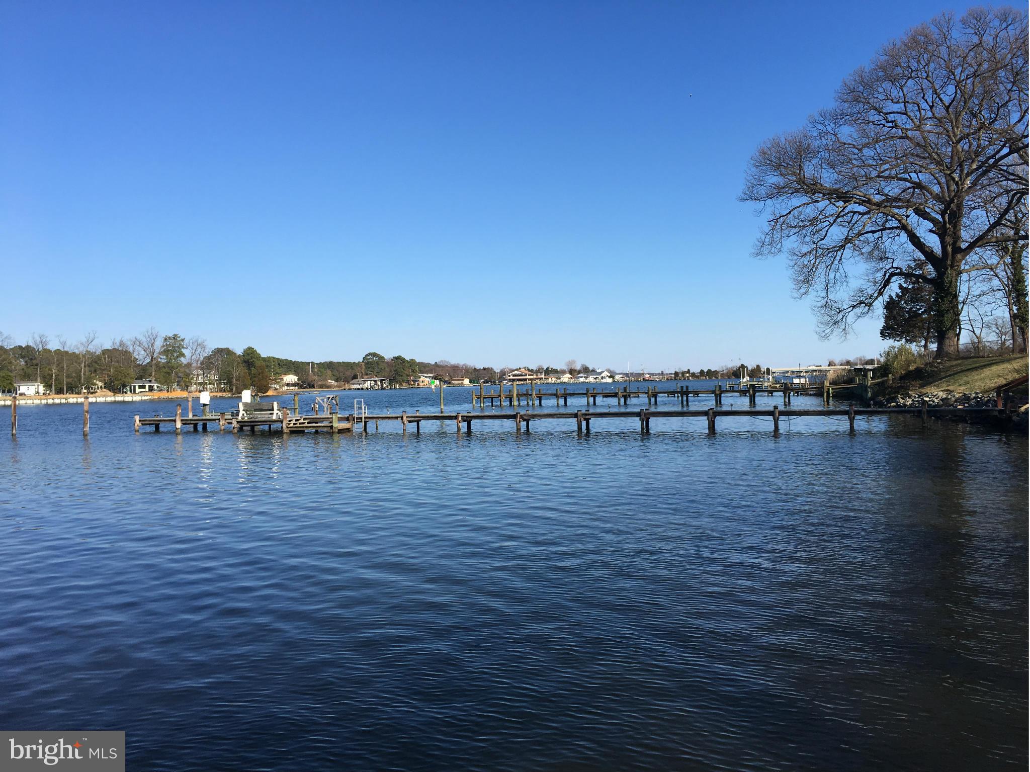 COBB ISLAND - Residential