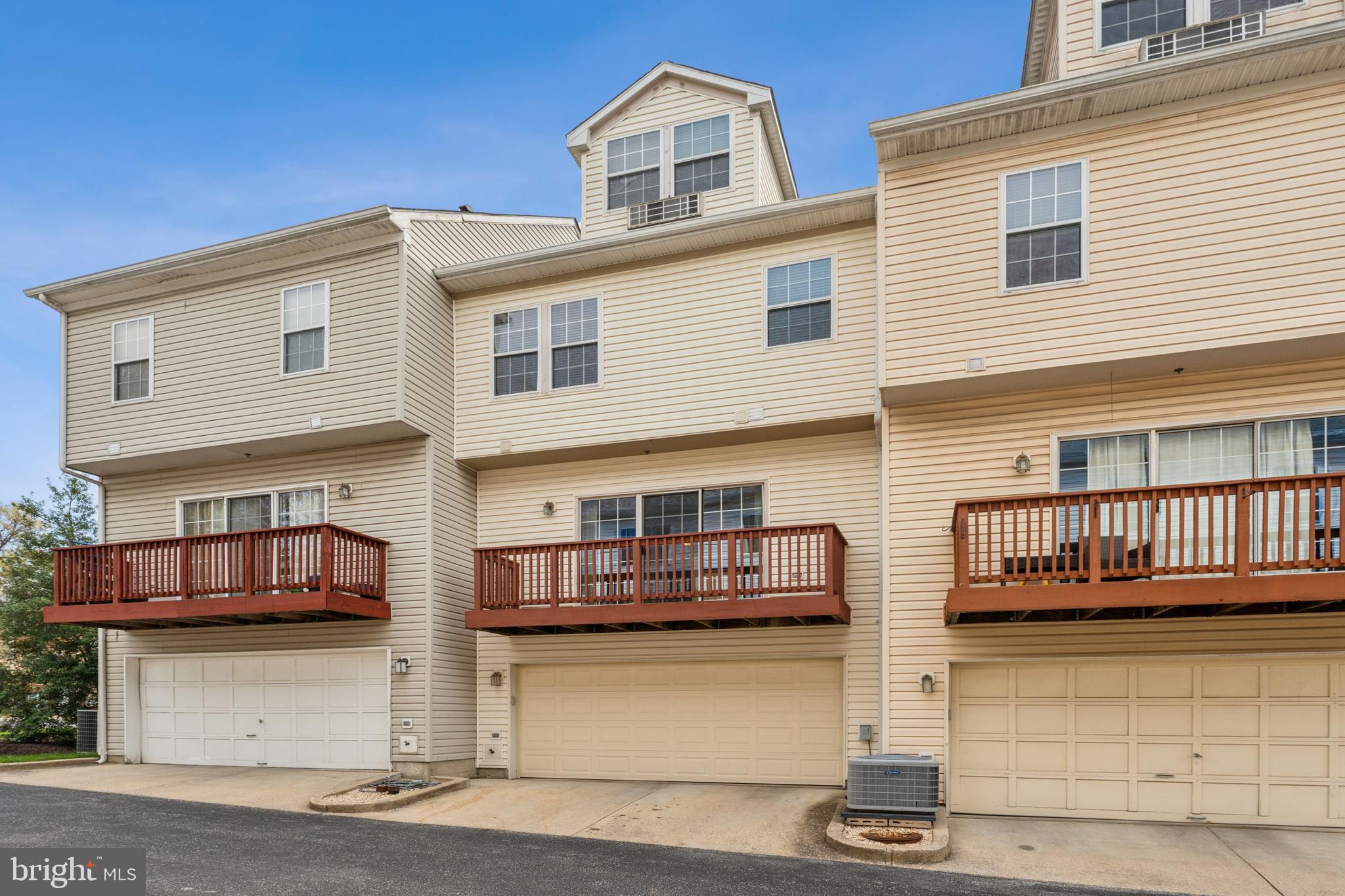 RUSSETT - Residential