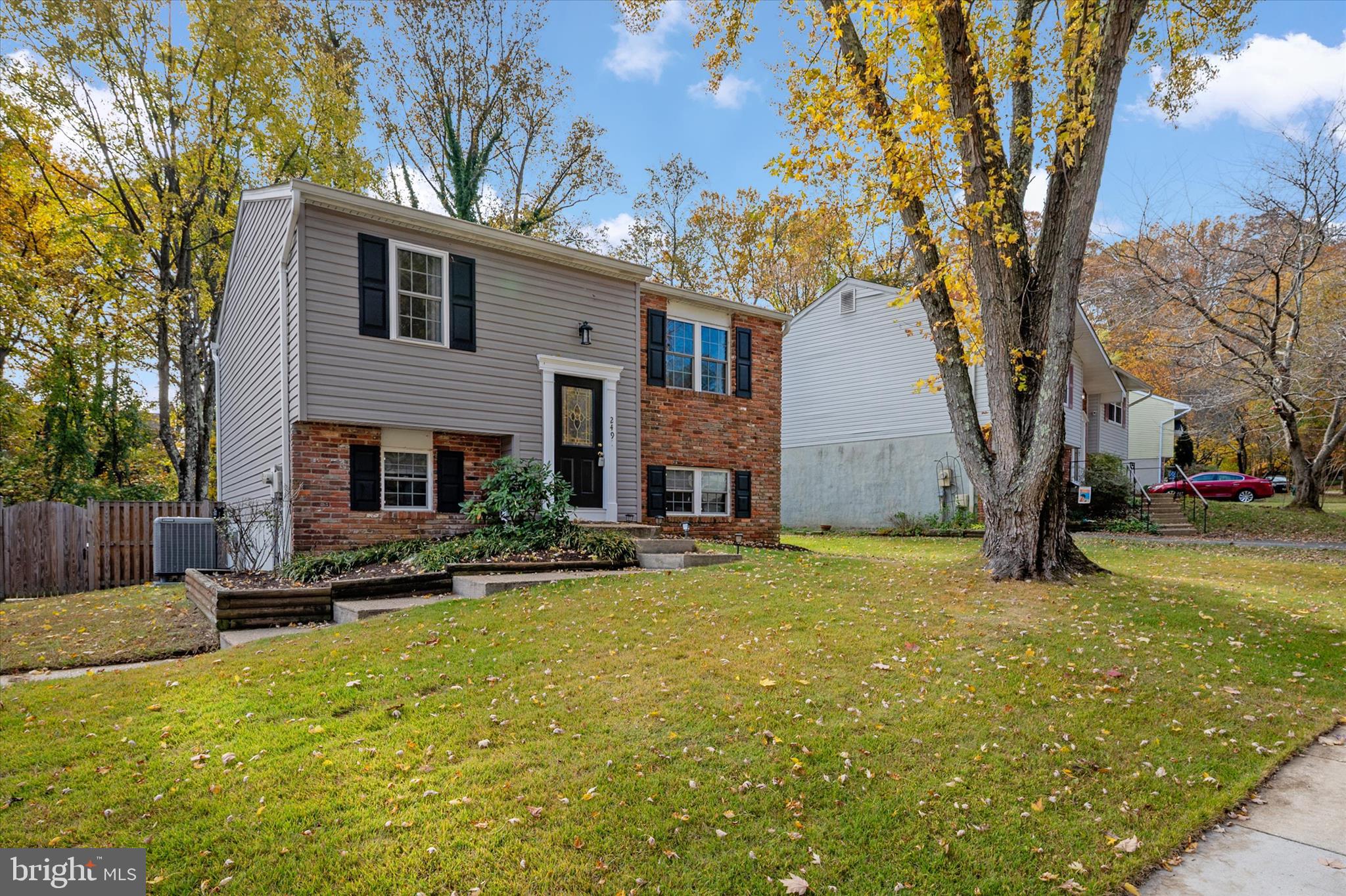 HIDDEN RIDGE - Residential