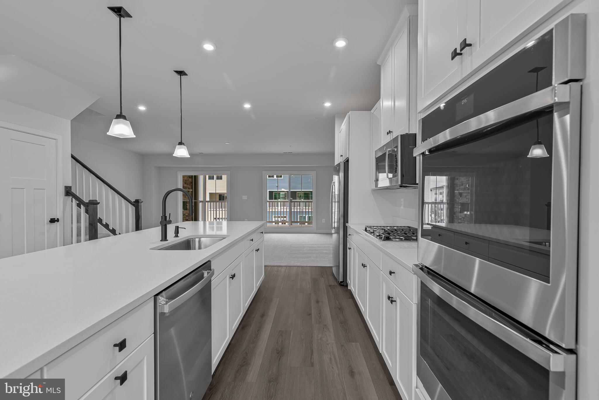 SOUTHLAKE - Residential