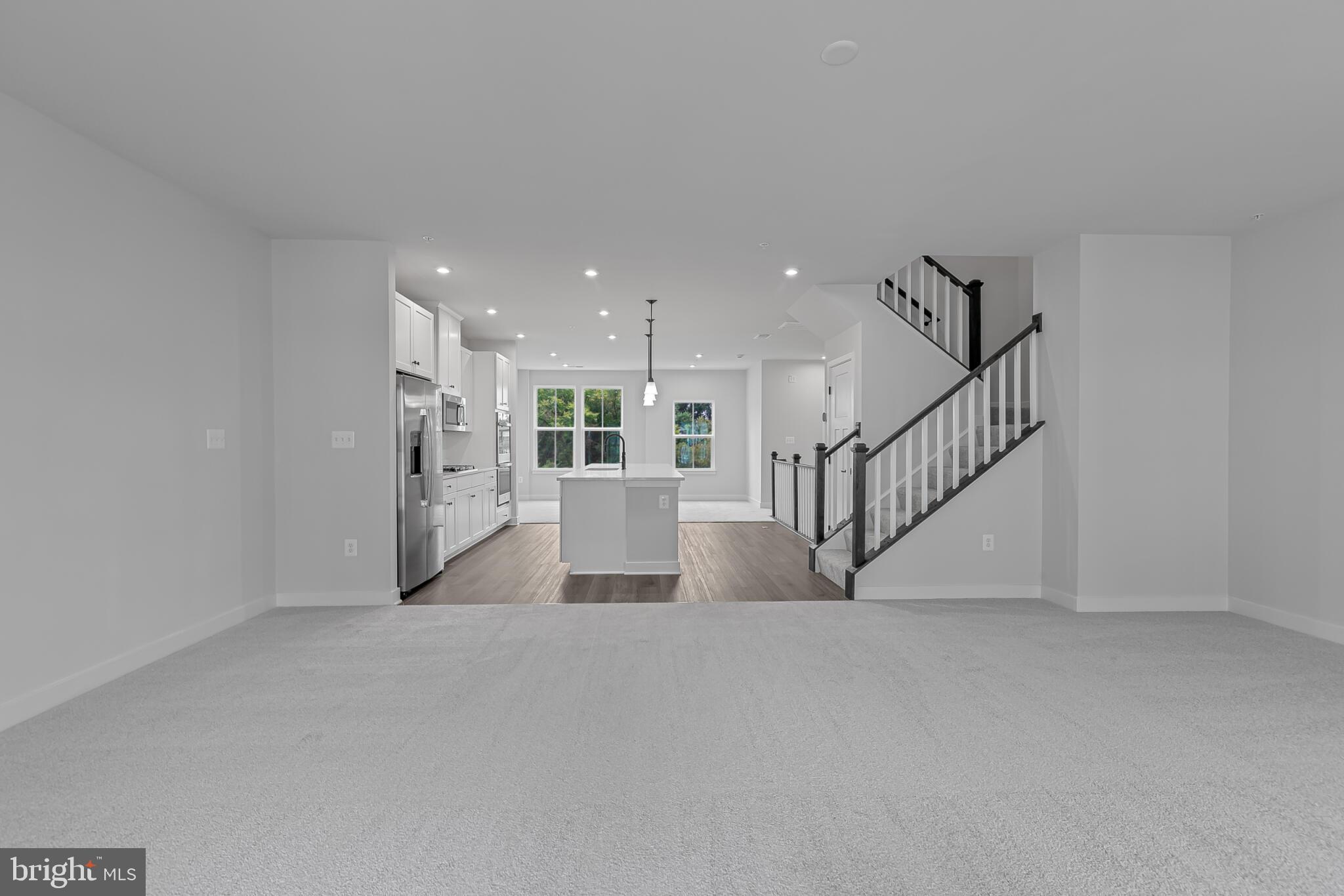 SOUTHLAKE - Residential