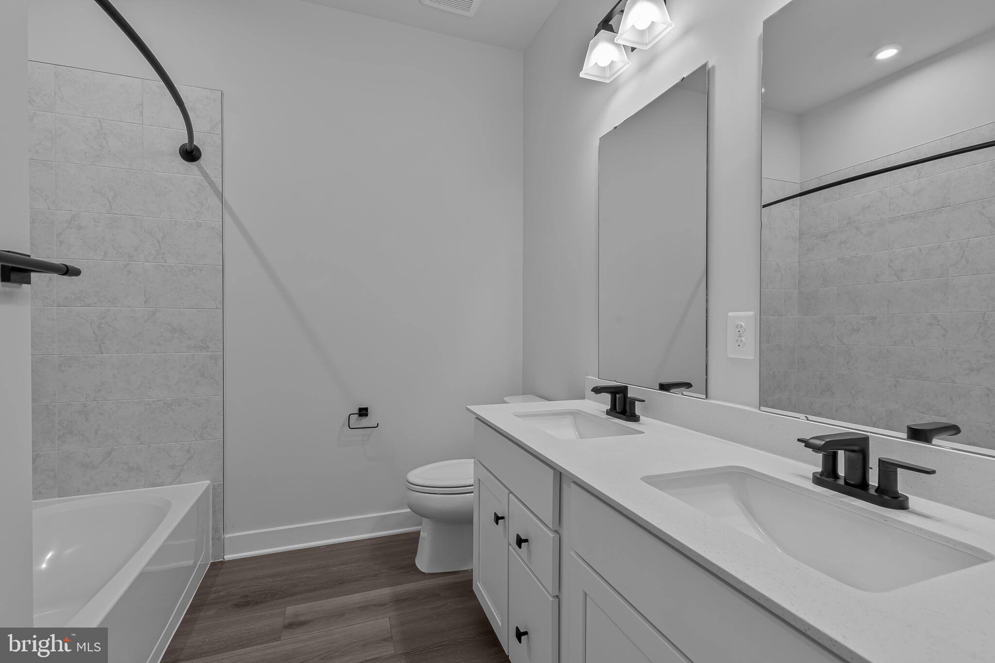 SOUTHLAKE - Residential