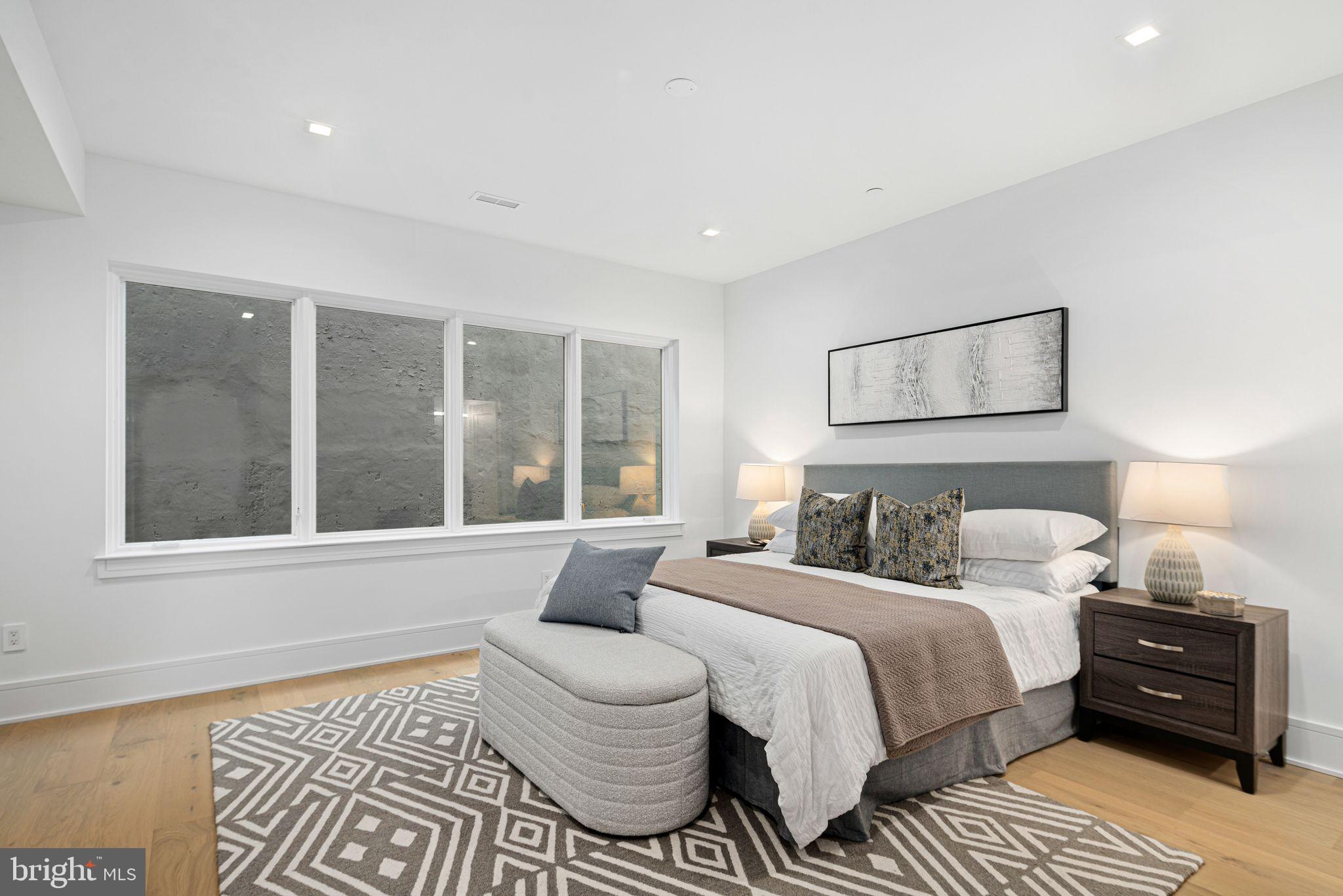 WASHINGTON SQ WEST - Residential