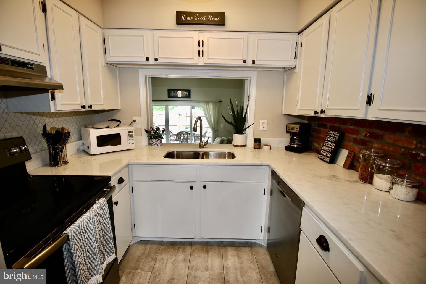 CARDINAL FOREST - Residential Lease