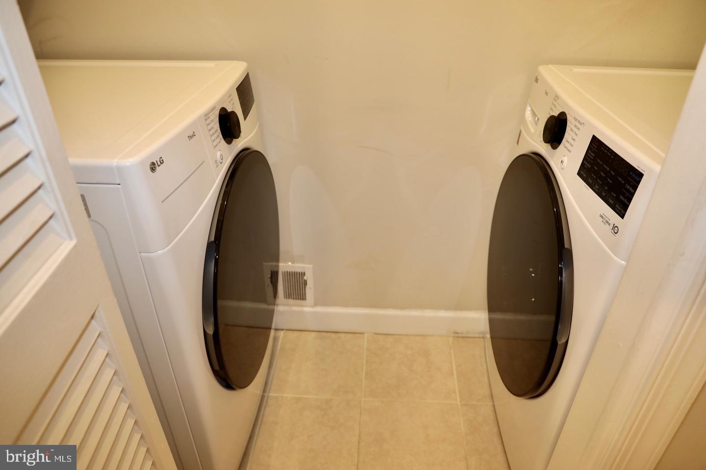 CARDINAL FOREST - Residential Lease