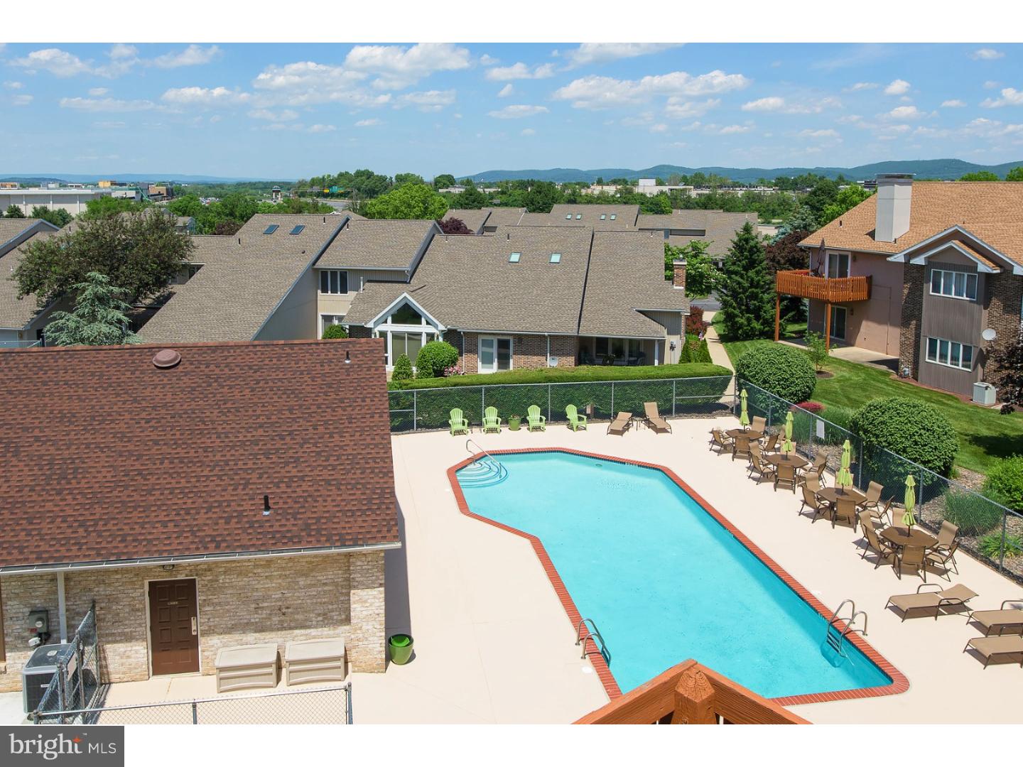 LONGVUE ESTATES - Residential