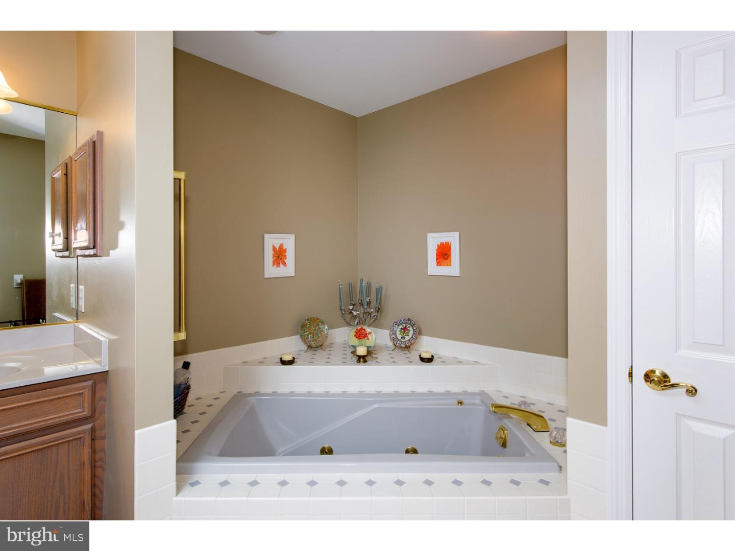 LONGVUE ESTATES - Residential