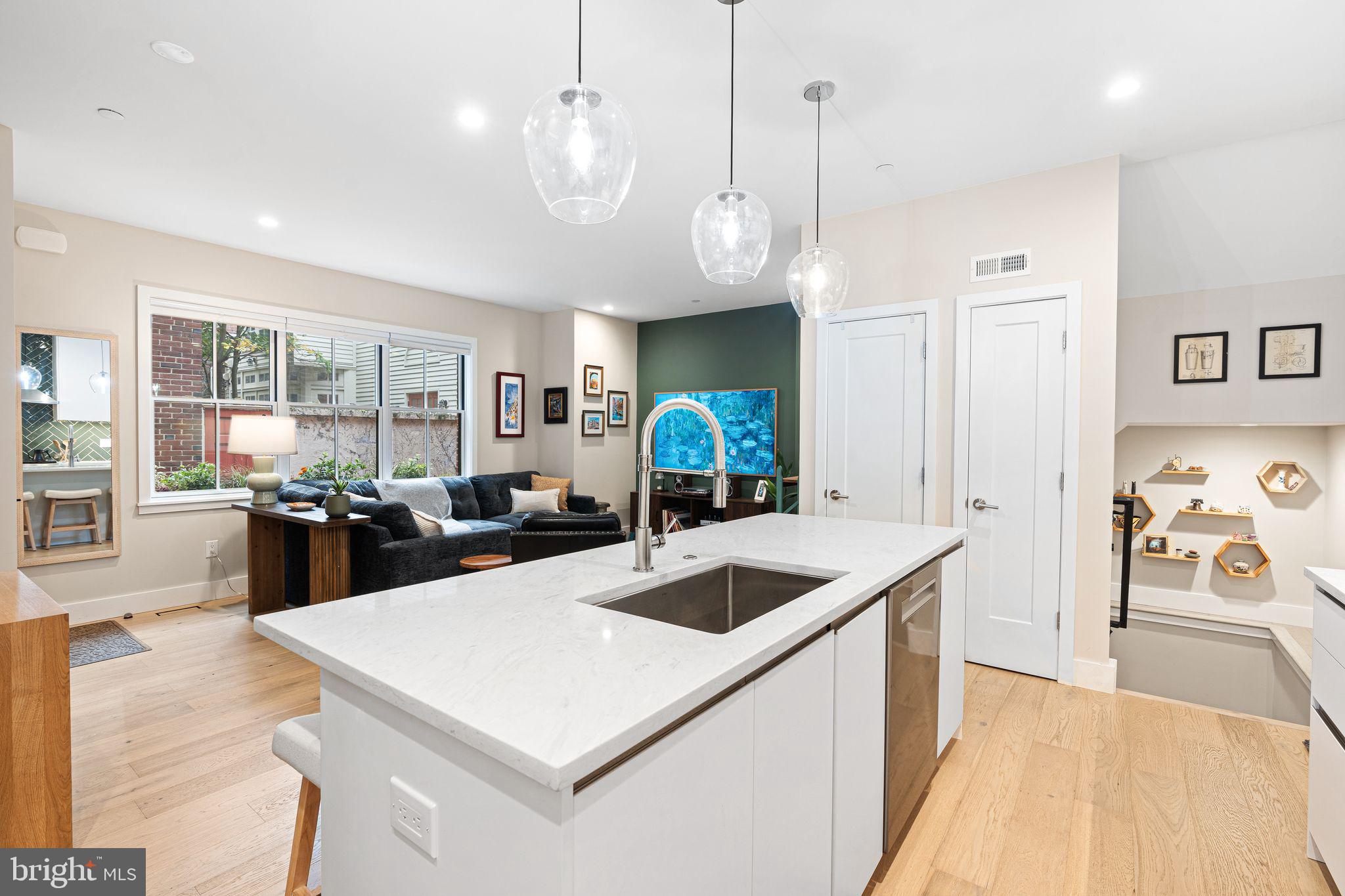 WASHINGTON SQ WEST - Residential