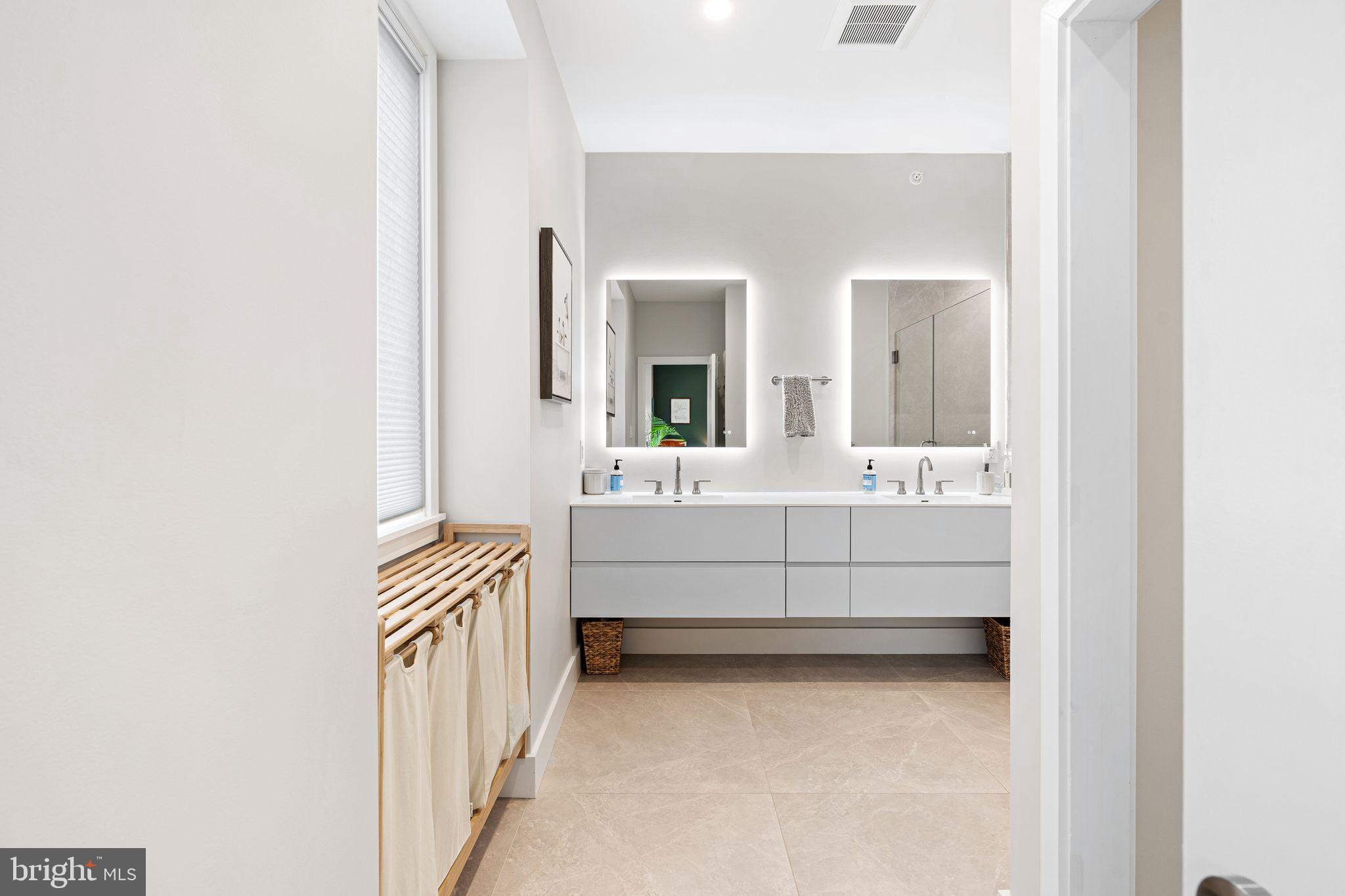 WASHINGTON SQ WEST - Residential