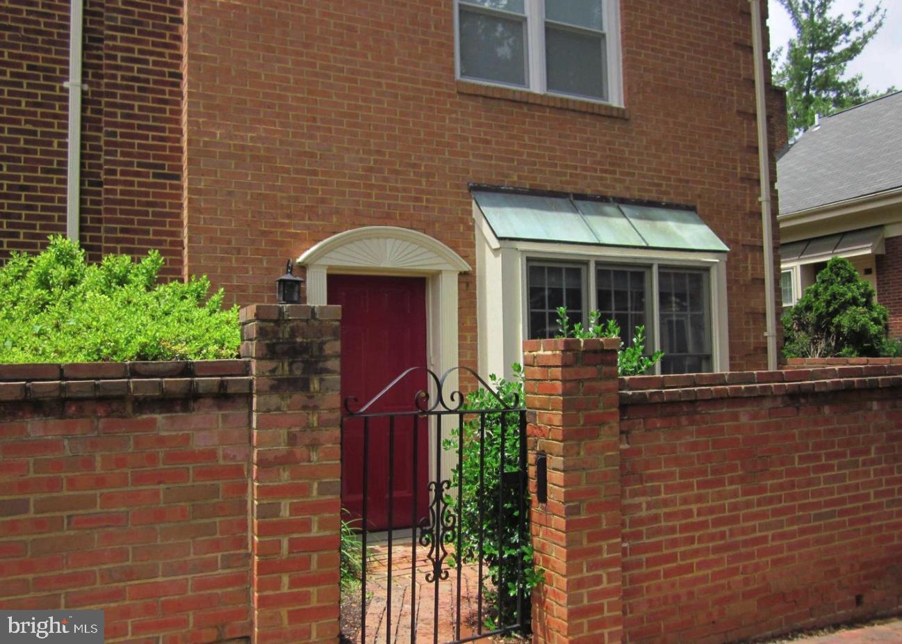 BARTON PLACE - Residential Lease