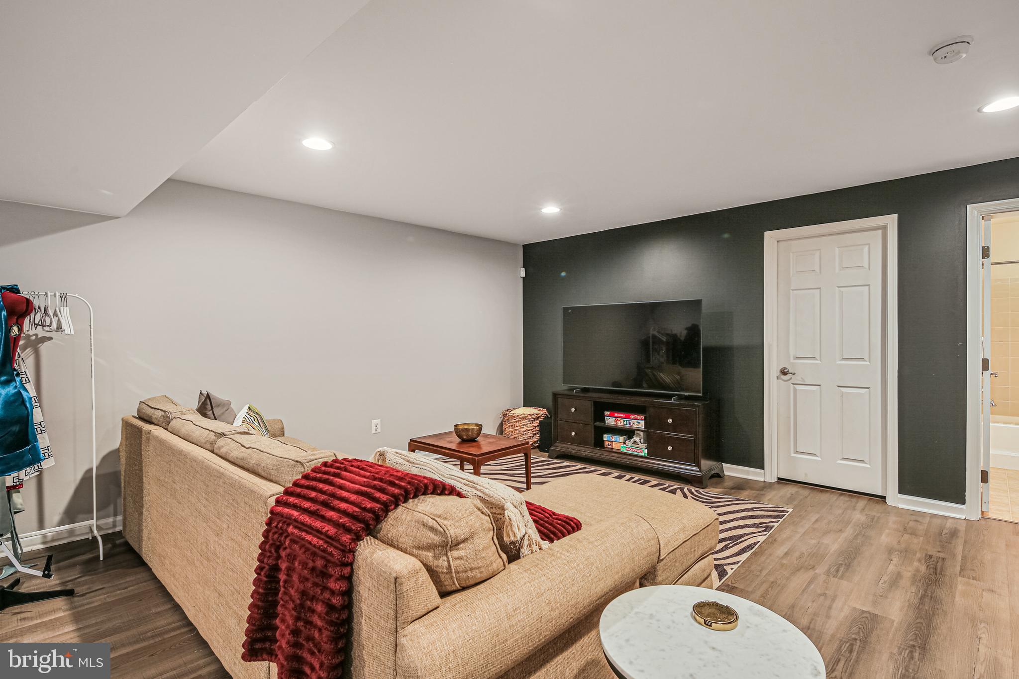 RIVERS EDGE - Residential