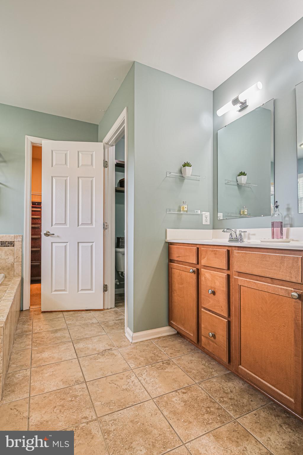 RIVERS EDGE - Residential